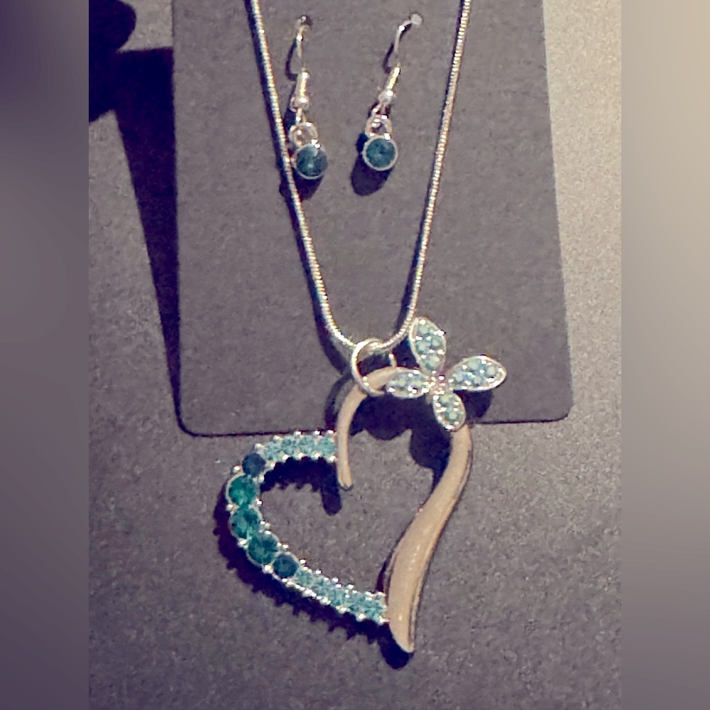 Blue Jewelry Set - Picture 3 of 4